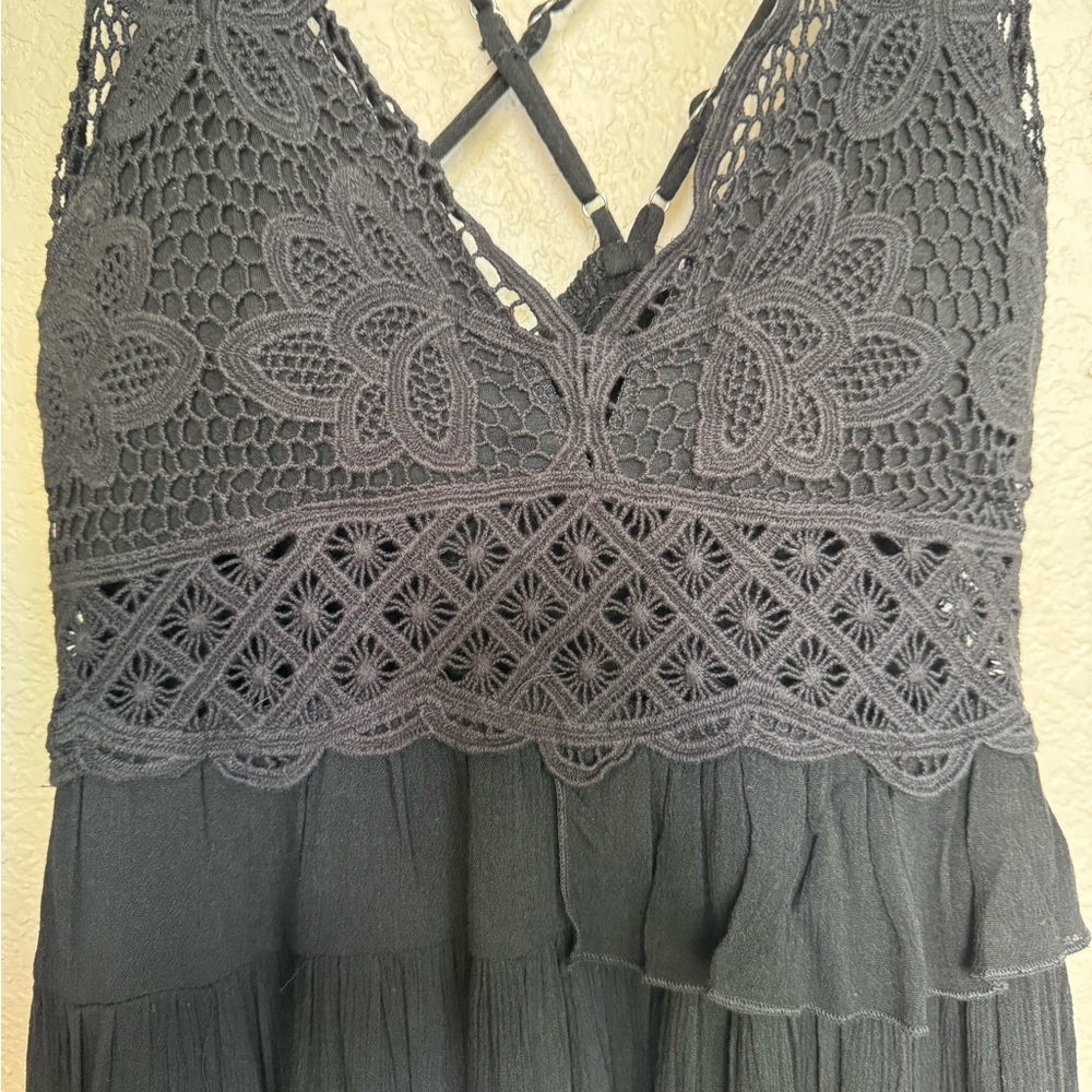LA MIEL Black Lace Camisole - Picture 2 of 2